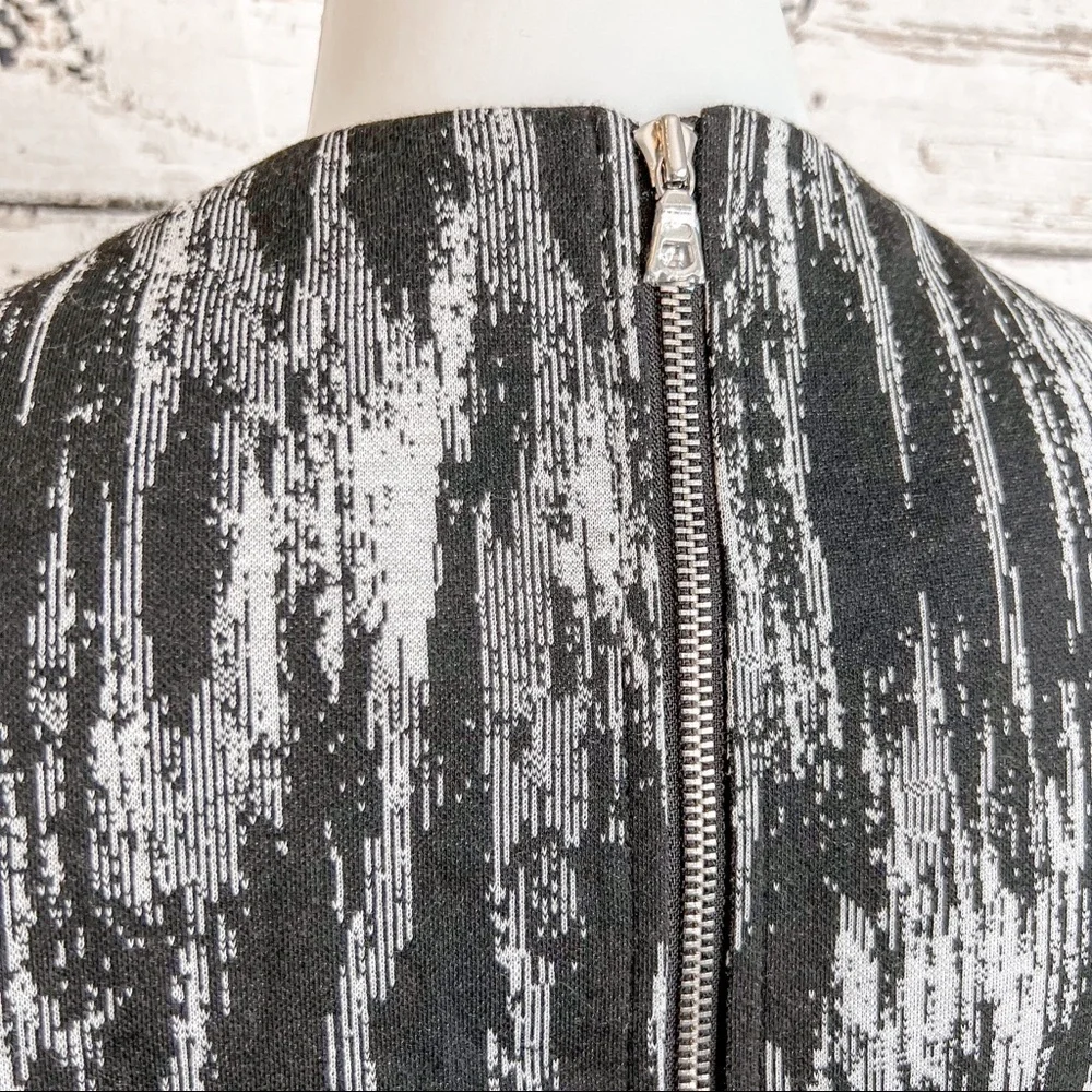 Cache Black & White w/Belt & Waist Accent Sleeveless Dress - Picture 7 of 9